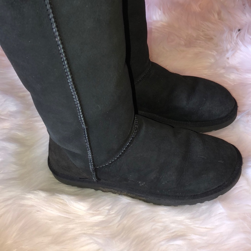 UGG boots - Picture 3 of 3